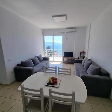 Apartment Elevated Beachfront