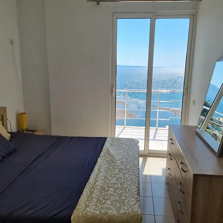 Elevated Beachfront Apartment *